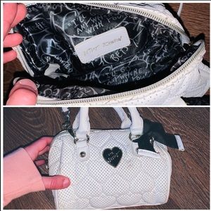 Betsy Johnson purse!!🖤✨